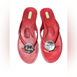 Oka B Rubber Thongs women's size M Color Cranberry Red comfort flip flops NWT
